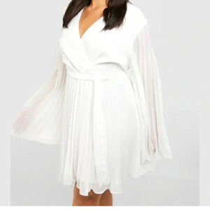 Boohoo Angel Sleeves Wrap Dress - Plus Size 26 - Mini- White Great Condition